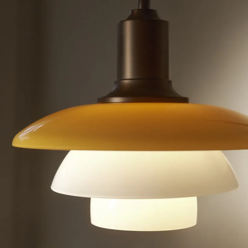 PH 2/2 wandlamp, uitval 32 cm, amber/wit - Louis Poulsen - Woonkamer - Designer - Glas - Met lampenkap by Louis Poulsen – product photo