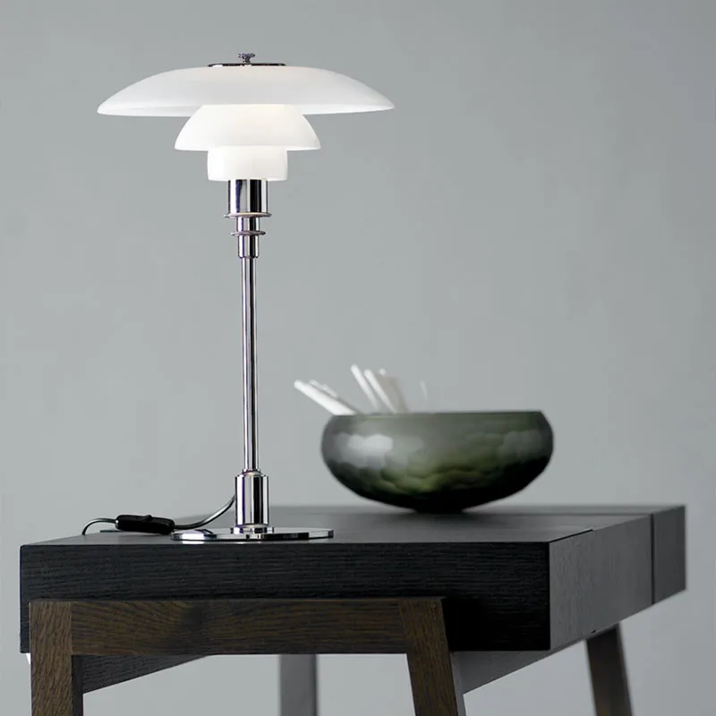 PH 3/2 Taffellamp High-Gloss Chrome-Plated - Louis Poulsen - Woonkamer - Designer - Metaal - Met lampenkap von Louis Poulsen – Produktfoto