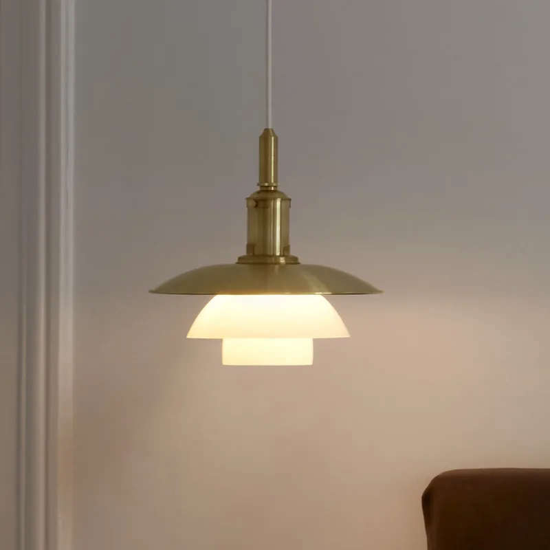 PH 3/3 hanglamp, Ø 28 cm, messing/wit - Louis Poulsen - Woonkamer - Designer - Metaal - 1 lamp by Louis Poulsen – product photo