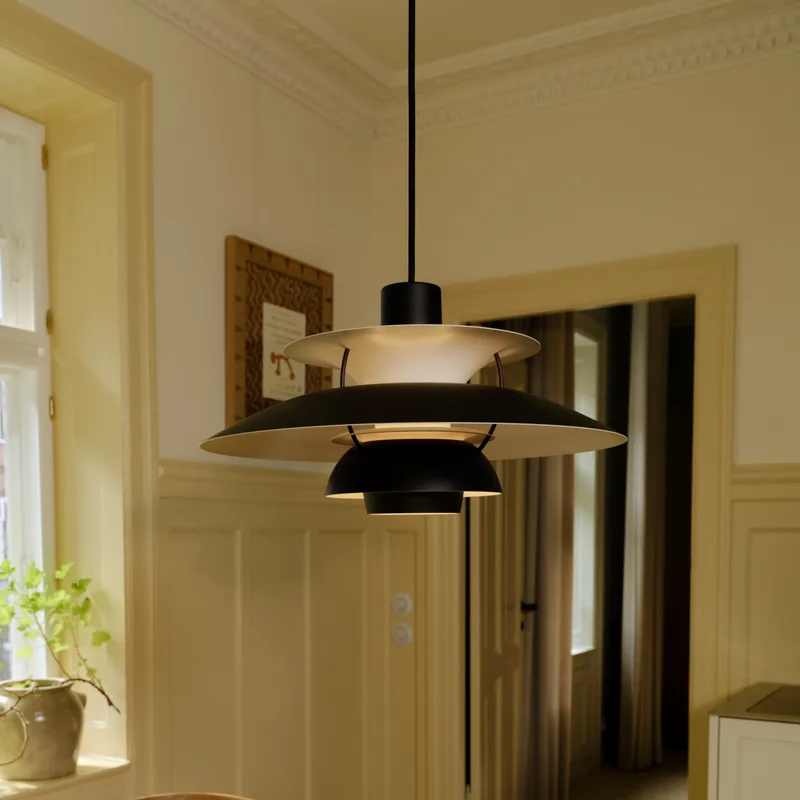 PH 5 300 hanglamp Black Edition 2025 E14 - Louis Poulsen - Woonkamer - Modern - Metaal - 1 lamp by Louis Poulsen – product photo