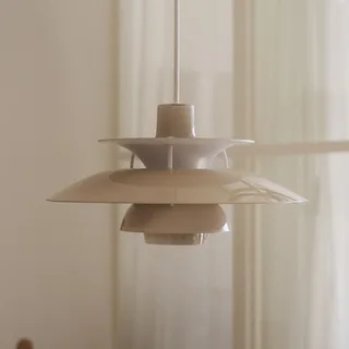 PH 5 320 hanglamp, opaal-beige, E14, polymeer by Louis Poulsen – product photo 1 of 5