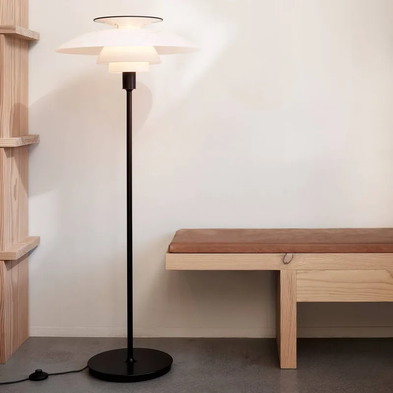 PH 80 Stehleuchte, weiß/schwarz van Louis Poulsen in Weiß, Schwarz – productfoto