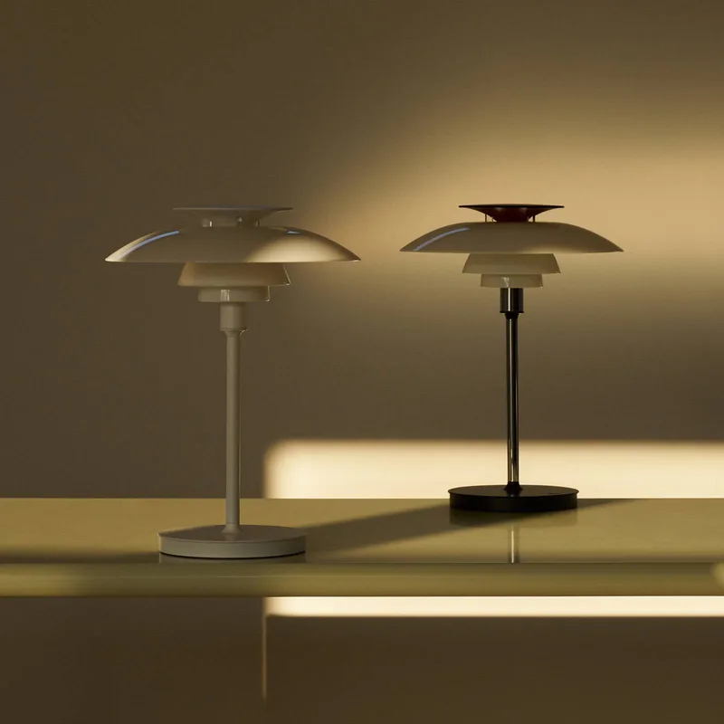 PH80 PORTABLE accu-lamp, opaalwit, IP44 van Louis Poulsen – productfoto 2 van 5