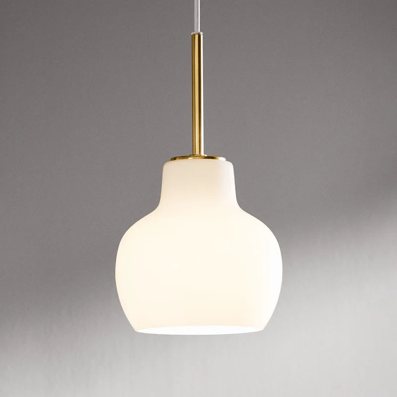 VL Ring Crown 1 Hanglamp Opal - Louis Poulsen - Woonkamer - Designer - Glas - 1 lamp von Louis Poulsen – Produktfoto