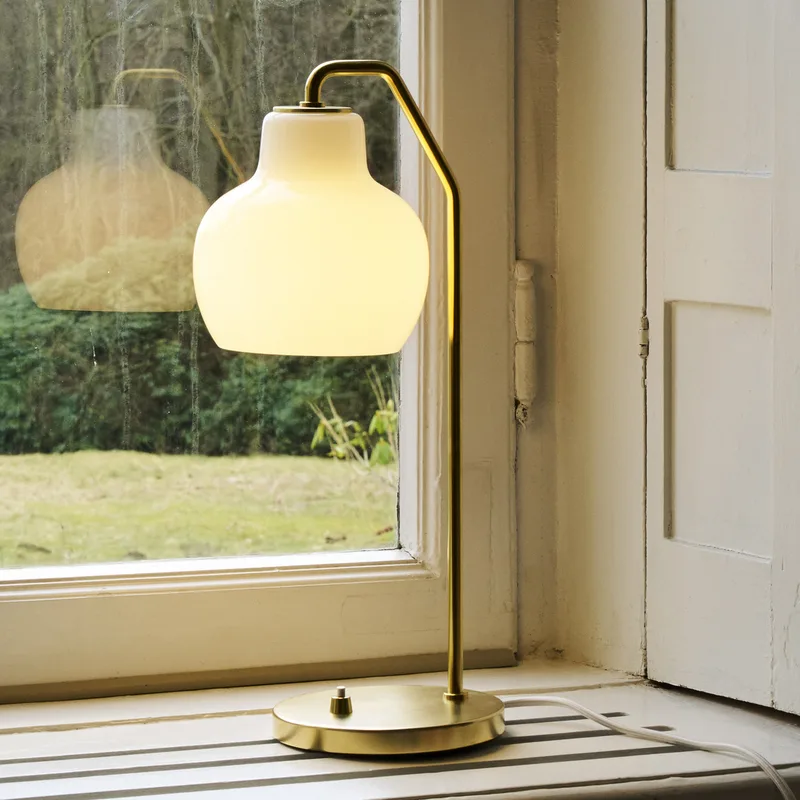 VL Ring Crown tafellamp wit/messing E14 - Louis Poulsen - Woonkamer - Modern - Met lampenkap by Louis Poulsen – product photo
