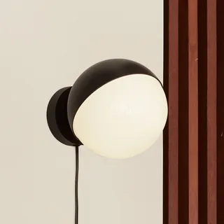 VL Studio Wandlamp Ø150 Black by Louis Poulsen – product photo 1 of 5