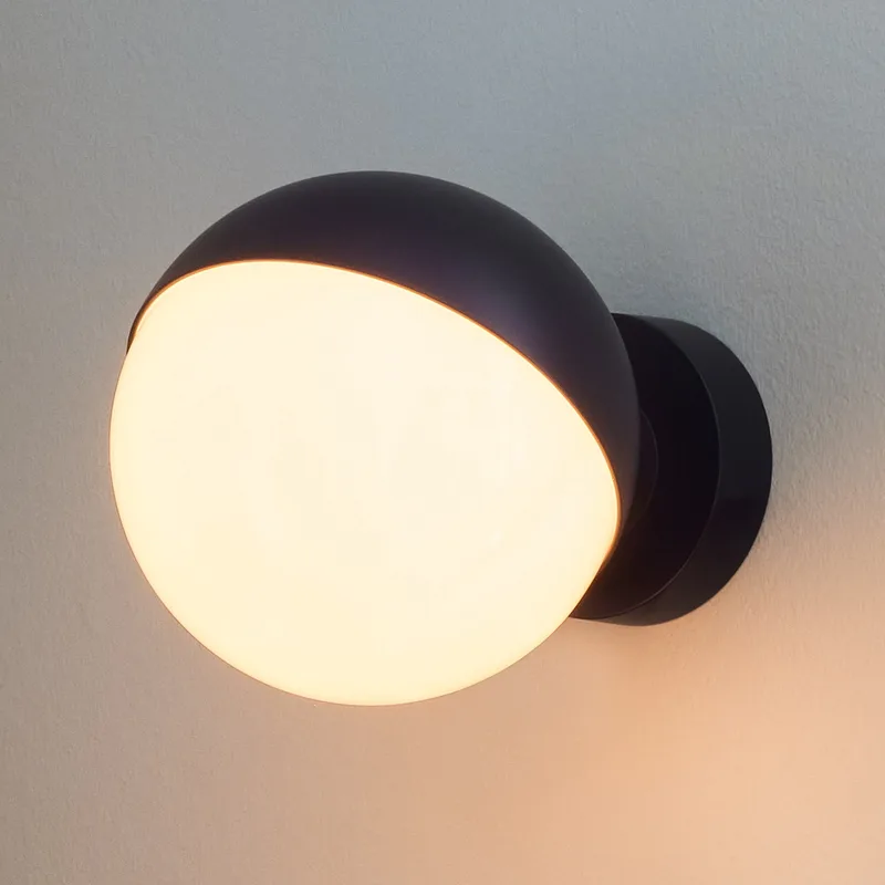 VL Studio Wandlamp Ø150 Hardwired Black - Louis Poulsen - Gang / Hal - Designer - Metaal - Rond by Louis Poulsen – product photo