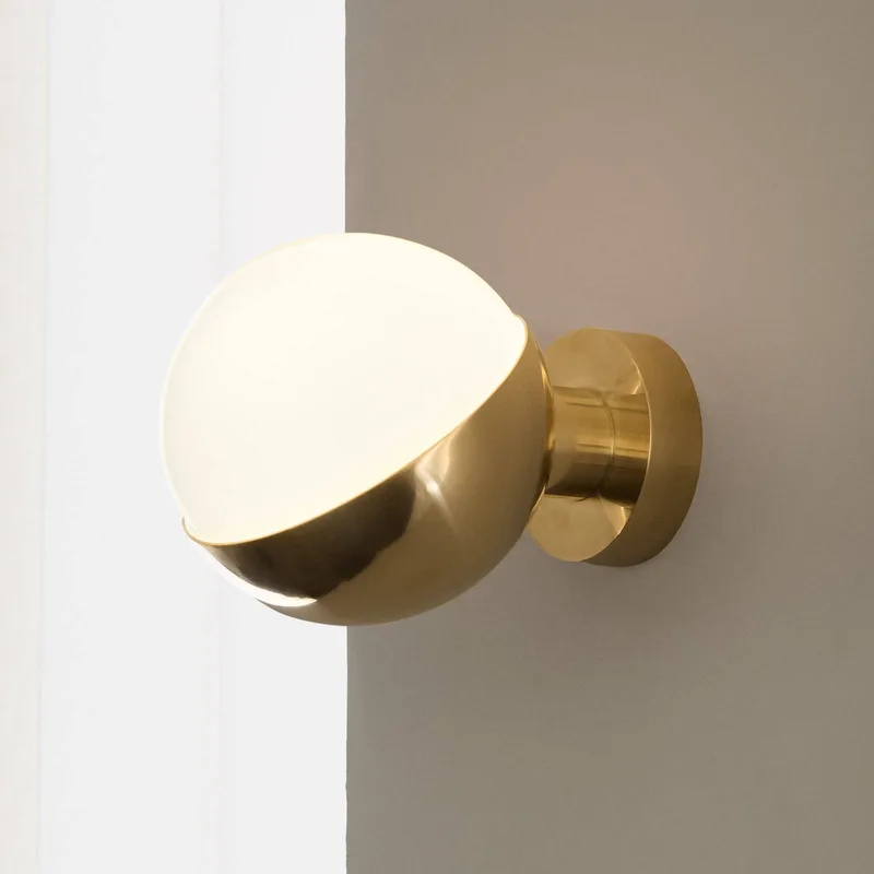 VL Studio Wandlamp Ø150 Hardwired Brass by Louis Poulsen – product photo 2 of 5