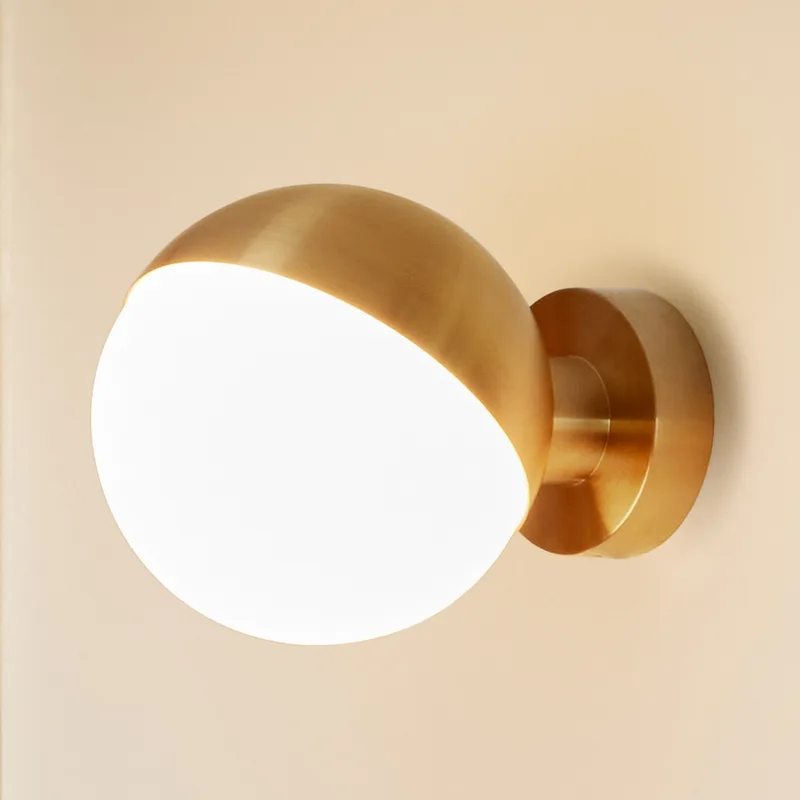 VL Studio Wandlamp Ø150 Hardwired Brass - Louis Poulsen - Gang / Hal - Designer - Glas - Rond by Louis Poulsen – product photo
