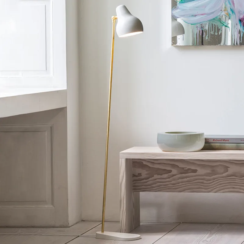 VL38 Vloerlamp White - Louis Poulsen - Woonkamer - Designer - Metaal - 1 lamp von Louis Poulsen – Produktfoto