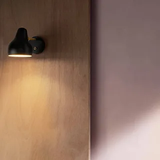 VL38 Wandlamp Zwart van Louis Poulsen – productfoto 2 van 2