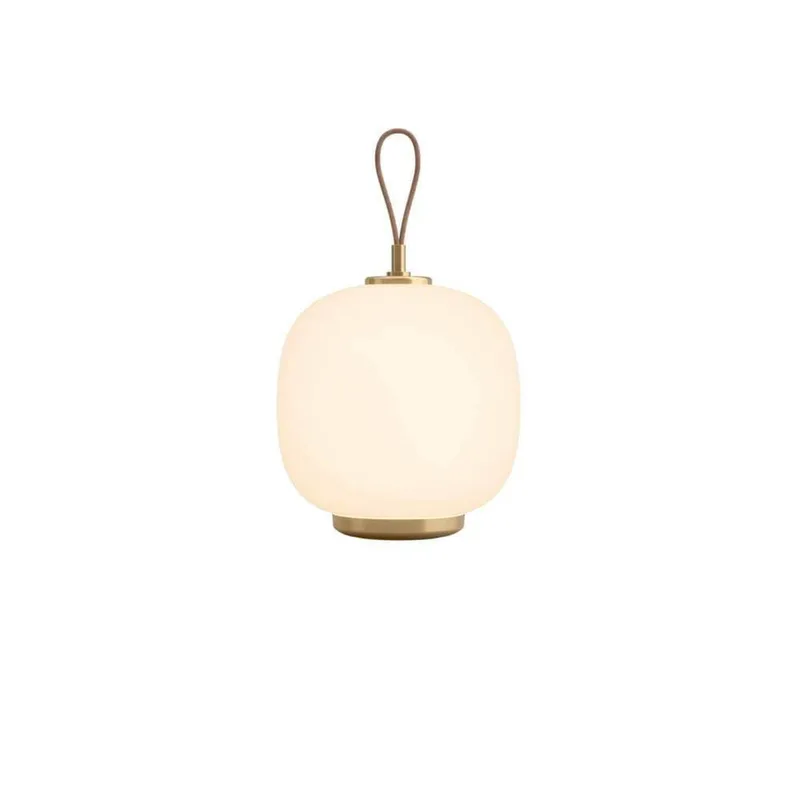 VL45 Radiohus accu-tafellamp, messing/wit - Louis Poulsen - Woonkamer - Glas by Louis Poulsen – product photo