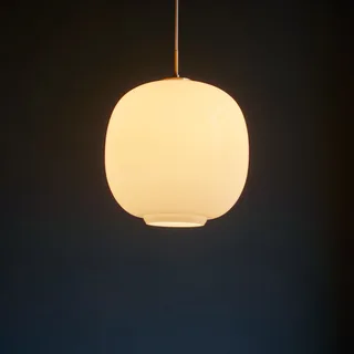 VL45 Radiohus hanglamp, Ø 17,5 cm, wit by Louis Poulsen – product photo 1 of 5