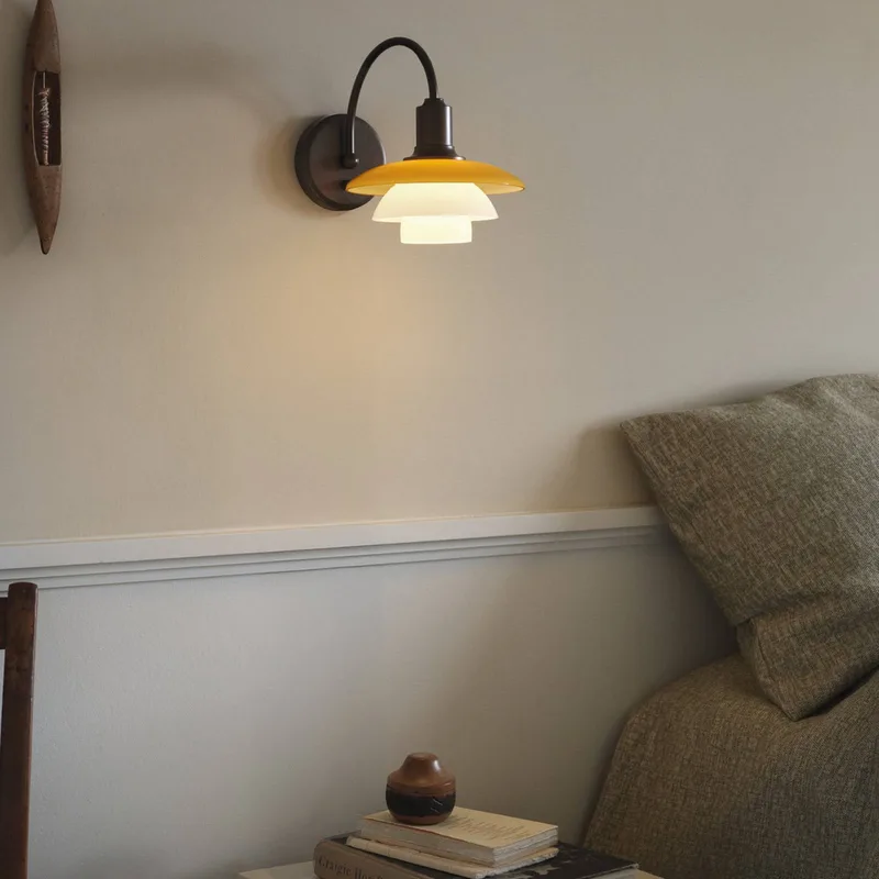 Wandlamp PH 2/2, uitsteek 32 cm, amber/wit de Louis Poulsen – photo du produit 2 sur 5