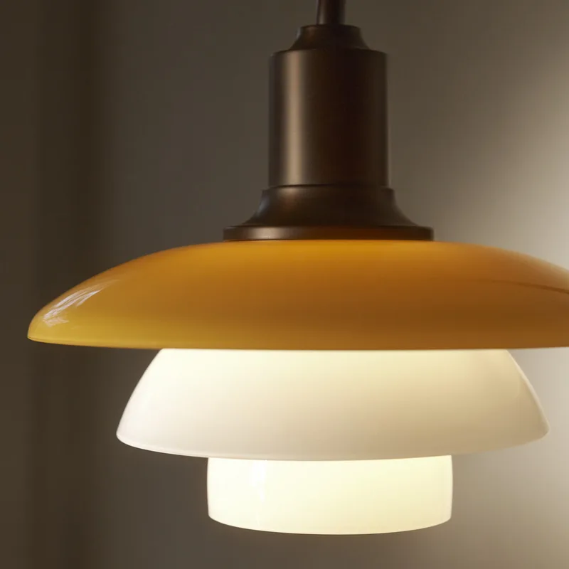 Wandlamp PH 2/2, uitsteek 32 cm, amber/wit - Louis Poulsen - Woonkamer - Designer - Glas - Met lampenkap by Louis Poulsen – product photo