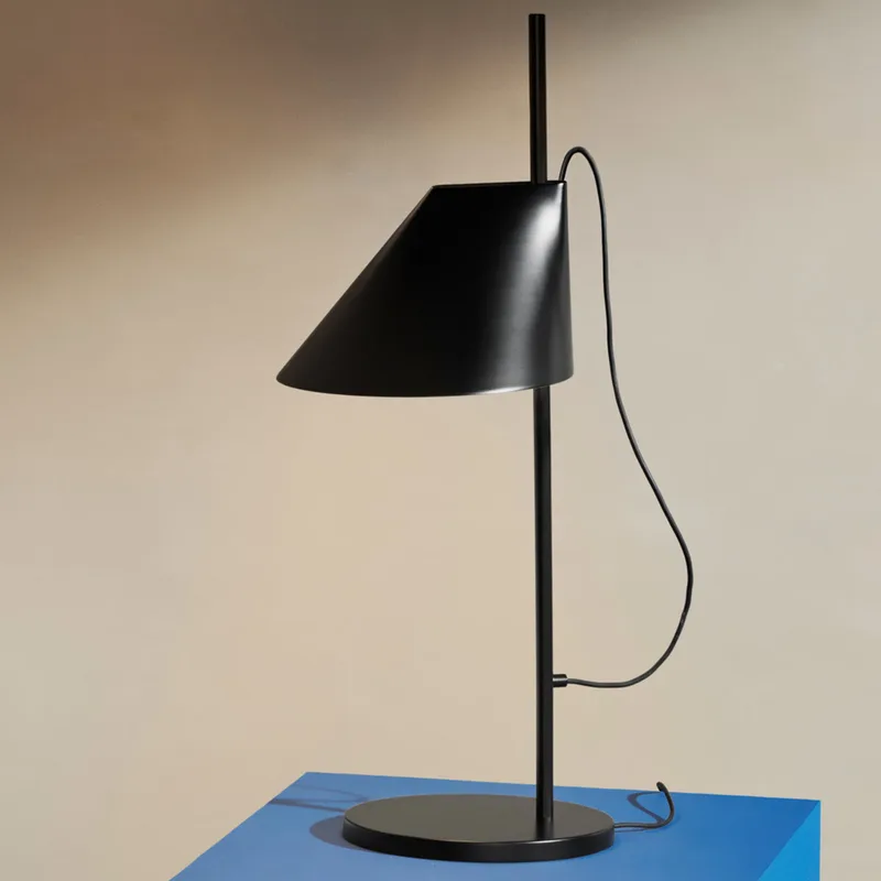 Yuh Tafellamp Zwart - Louis Poulsen - Woonkamer - Designer - Metaal - 1 lamp van Louis Poulsen – productfoto