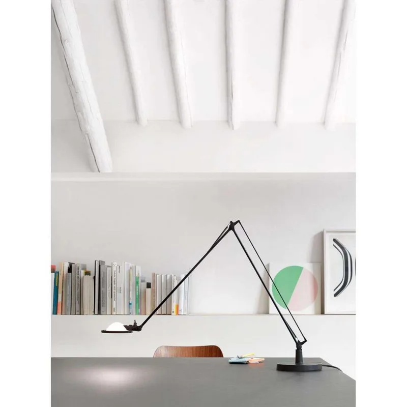 Berenice tafellamp, zwart/saliegroen, 45 cm - Luceplan - Werkkamer / Kantoor - Aluminium de Luceplan – photo du produit