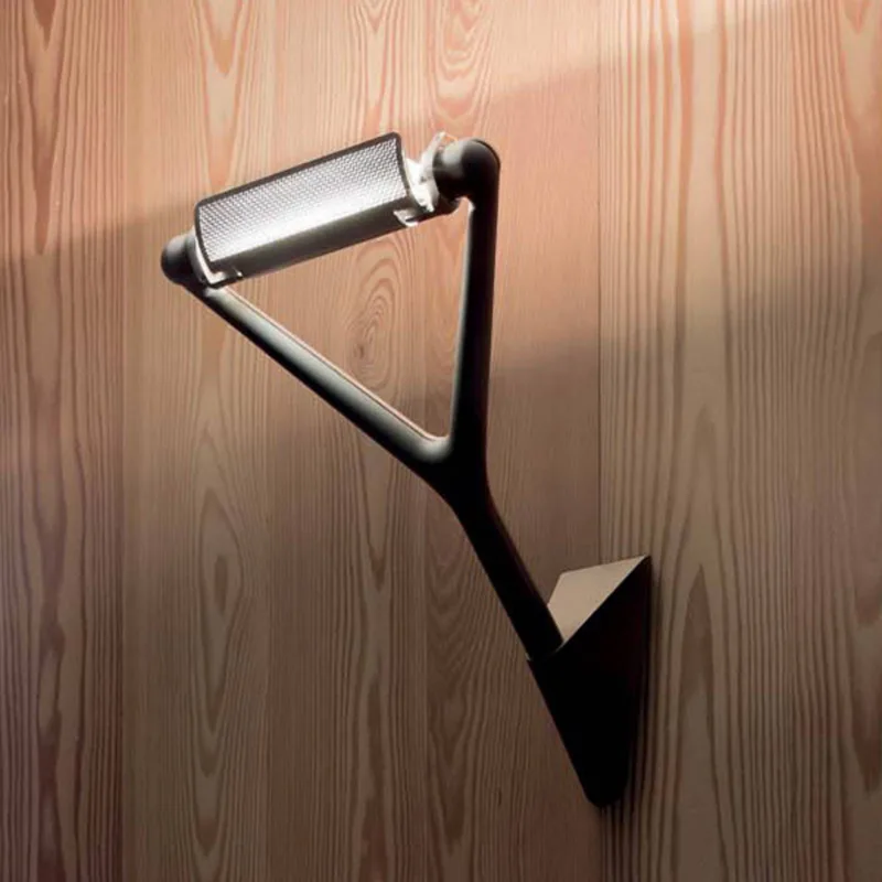 Extravagante wandlamp Lola in van Luceplan in Zwart – productfoto