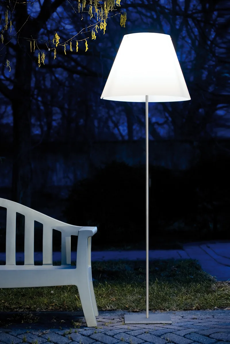 Grande Costanza buitenlamp met grondpen roest/off-white - Luceplan - Terras - Metaal fra Luceplan – produktbillede