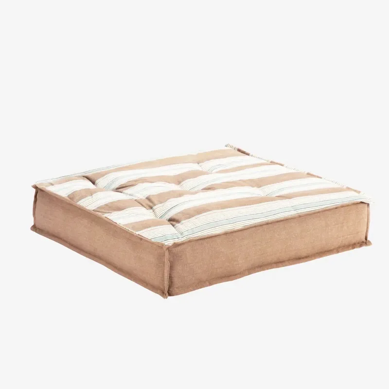Gestreept katoenen zitkussen - vierkant en hoog - 60x60x12 cm van Madam Stoltz in Wit – productfoto