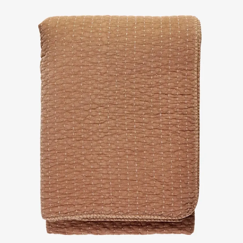 gewatteerde katoenen bedsprei – 240 x 240 cm by Madam Stoltz in Dusty peach – product photo