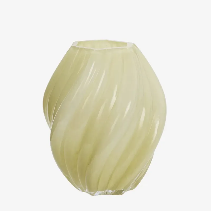 Glazen Vaas Gedraaid Design - Honey Lichtgeel van Madam Stoltz in Geel – productfoto