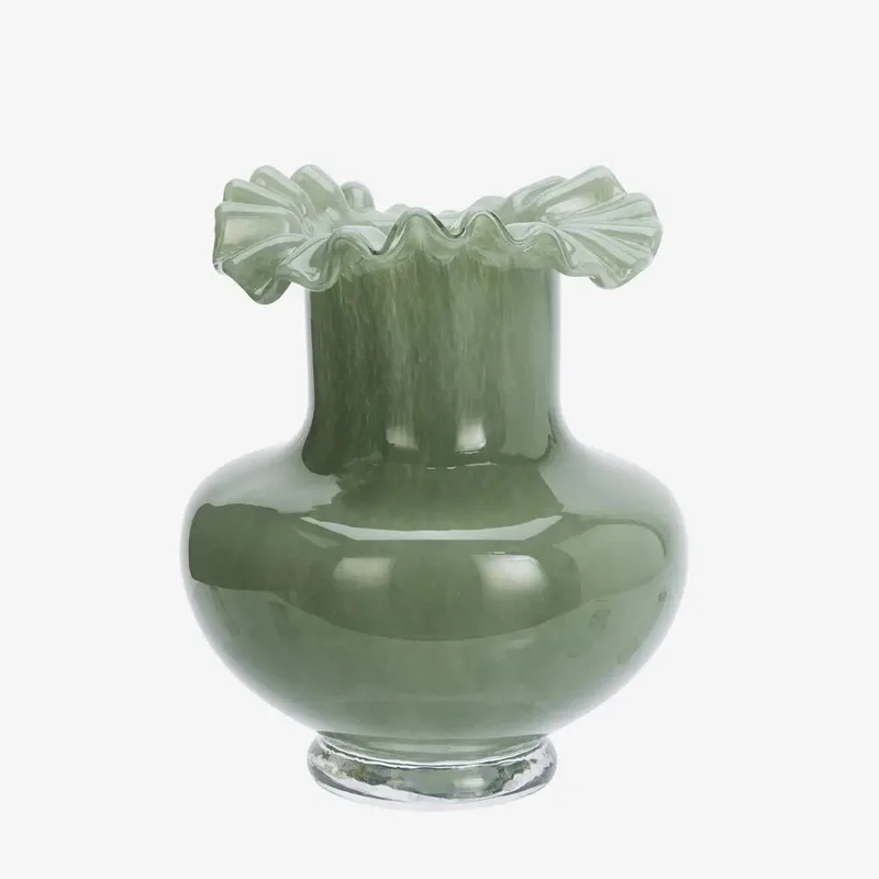 Glazen Vaas met Gegolfde Rand van Madam Stoltz in Groen – productfoto