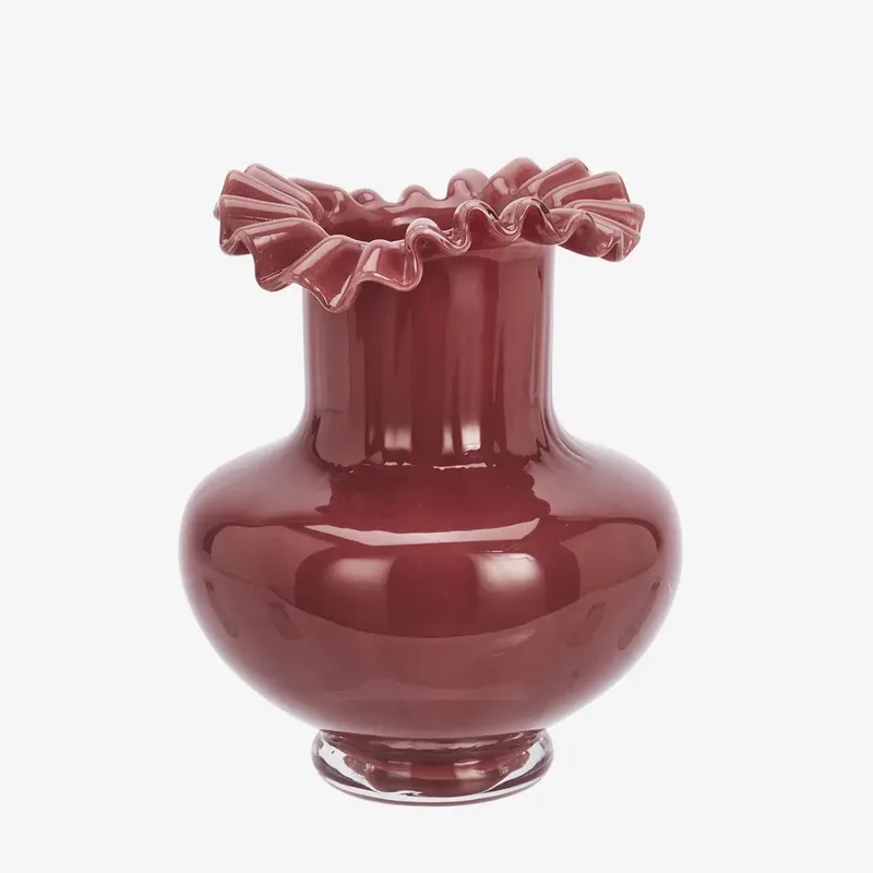 Glazen Vaas met Gegolfde Rand - Wijnrood van Madam Stoltz in Maroon – productfoto