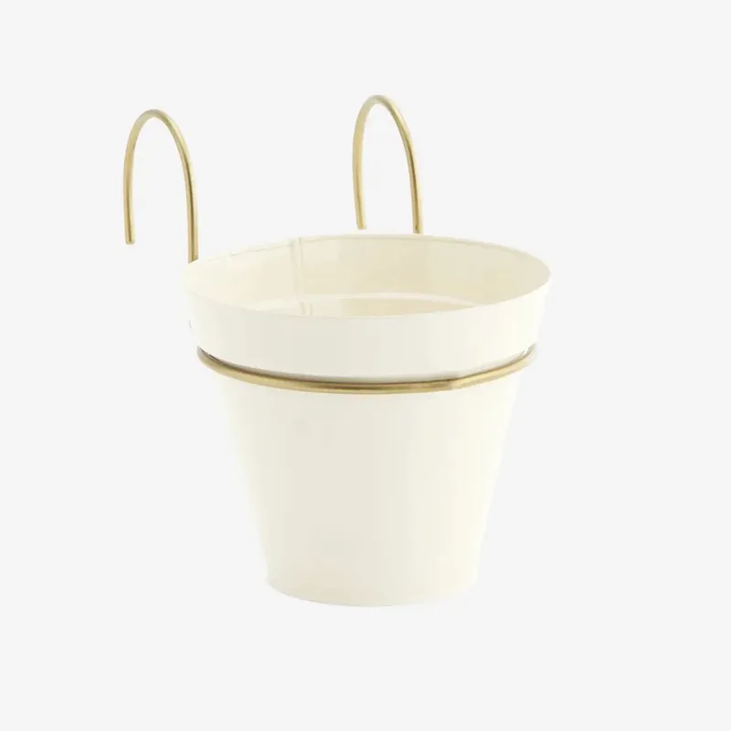 Hangende Plantenhouder ijzer/messing - 16x13,5cm van Madam Stoltz in Roomwit – productfoto