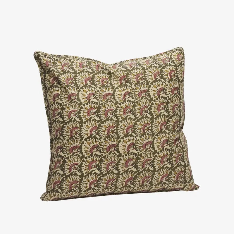 Kussenhoes katoen met print in geel en roze - 50x50cm von Madam Stoltz in Groen – Produktfoto