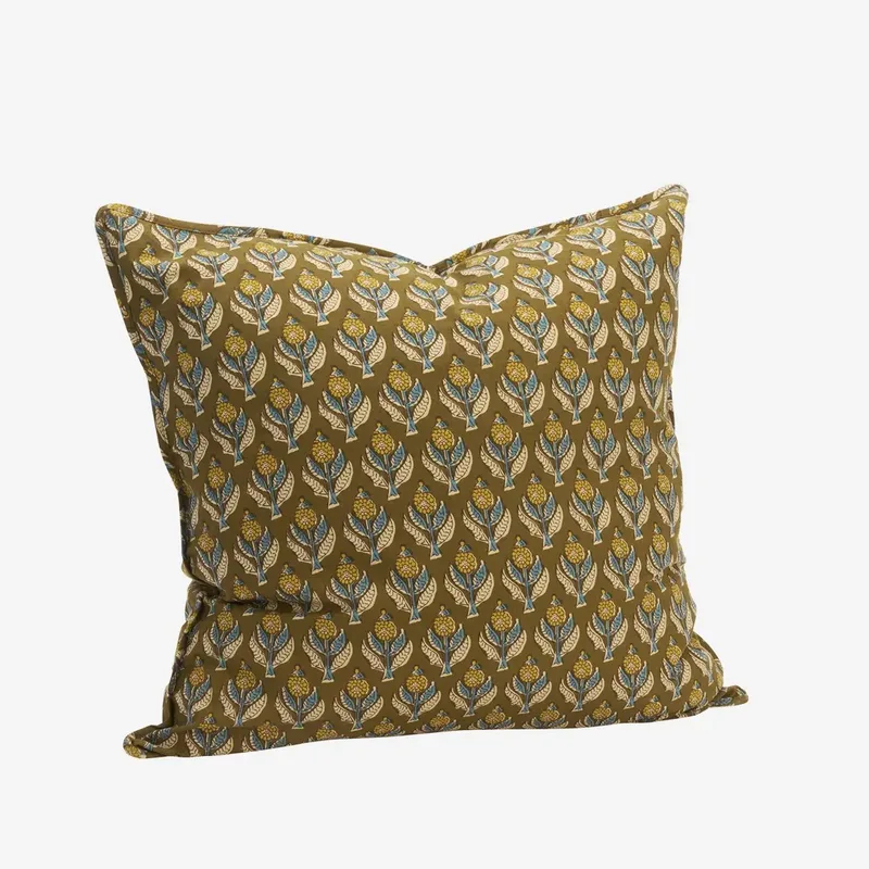 Kussenhoes met olijfgroene print - 100% katoen - 50x50cm van Madam Stoltz in Groen – productfoto