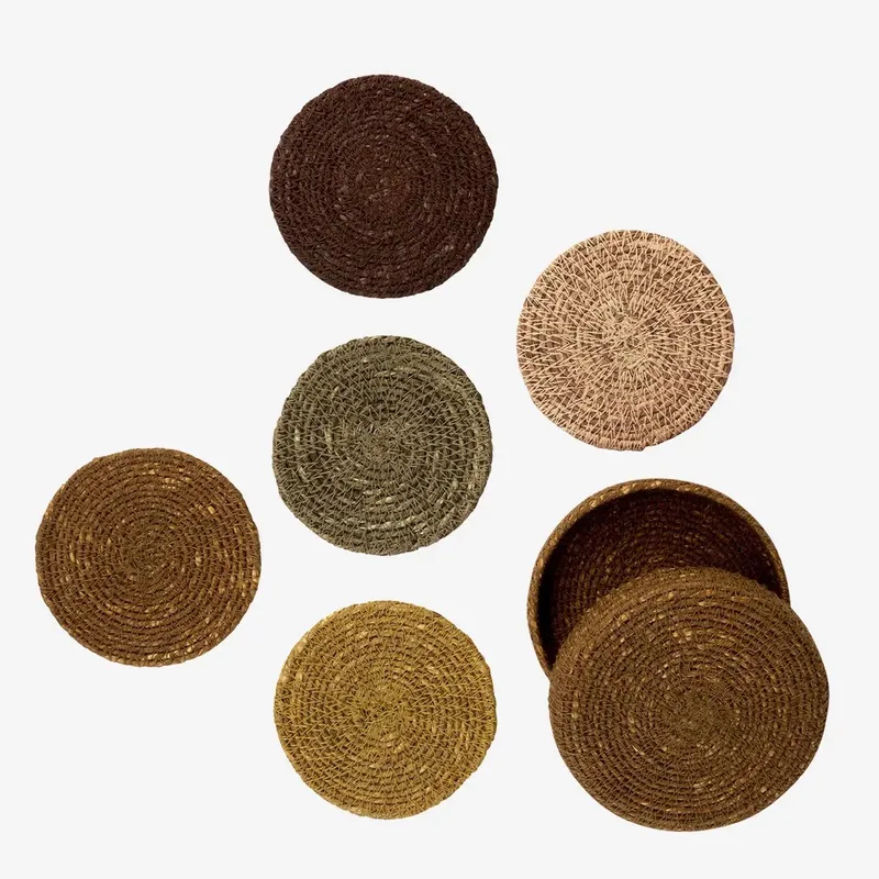 Onderzetters Zeegras in Houder – Set van 5 Warme Kleuren – Ø 12 cm van Madam Stoltz in Bruin – productfoto