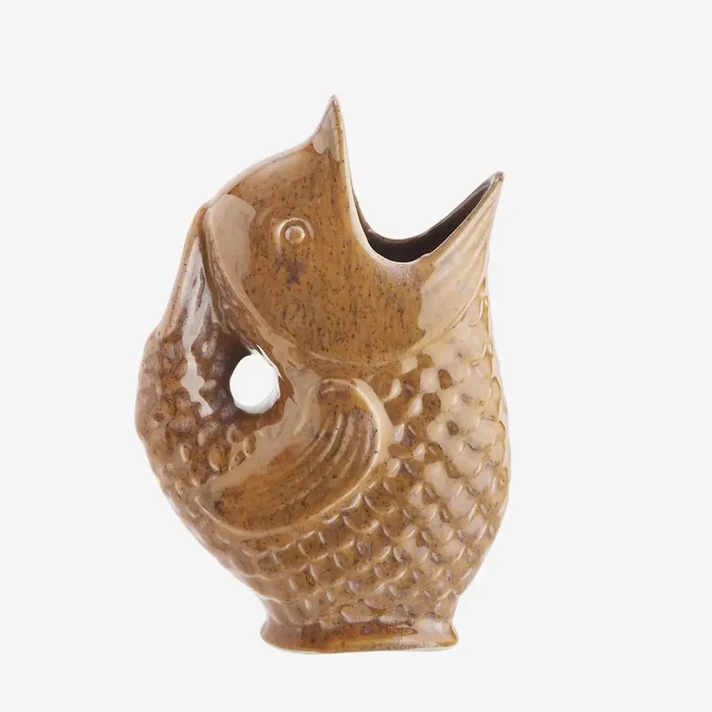 Stoneware Vis Vaas - Oranjebruin - Waterkaraf från Madam Stoltz i Orange – produktbild
