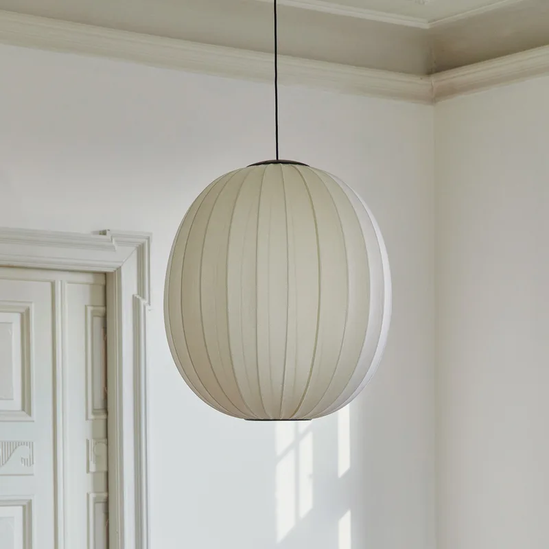 Knit-Wit 65 hoge hanglamp Pearl White by Made By Hand – product photo