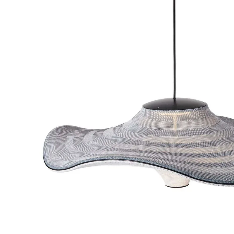 LED-Pendelleuchte Flying Blau Ø 78 cm von Made By Hand – Produktfoto