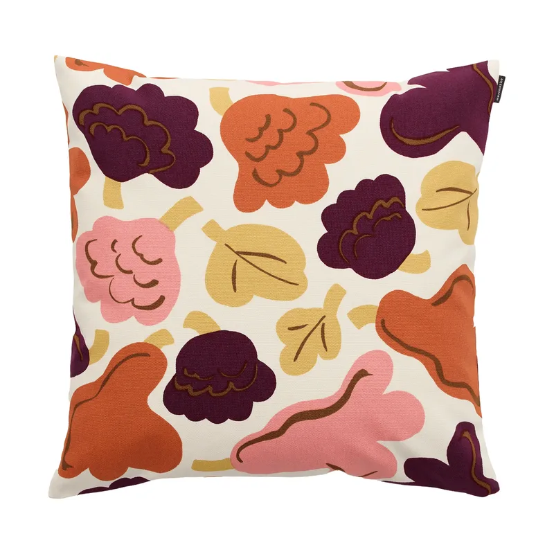 Pieni Kukasta Kukkaan Kissenbezug Off white-plum-pink-terracotta, 50x50 cm från Marimekko – produktbild