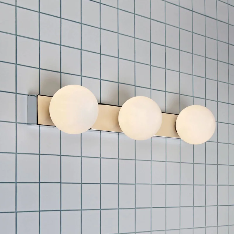 Badkamer-wandlamp Mini by Markslöjd in Chrome, White – product photo 2 of 3