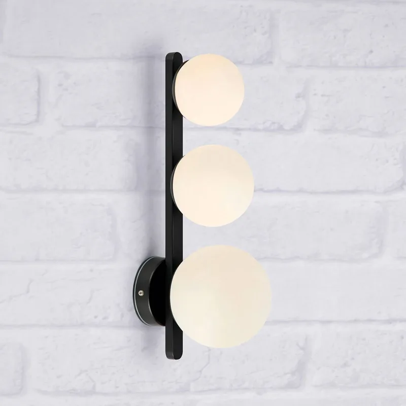 Vägglampa till bad Puro svart 3 lampor glas från Markslöjd i Vit, Svart – produktbild