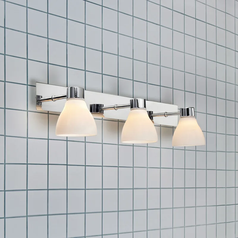 Cassis 3 Wandlamp IP44 Chroom/Opaal de Markslöjd – photo du produit