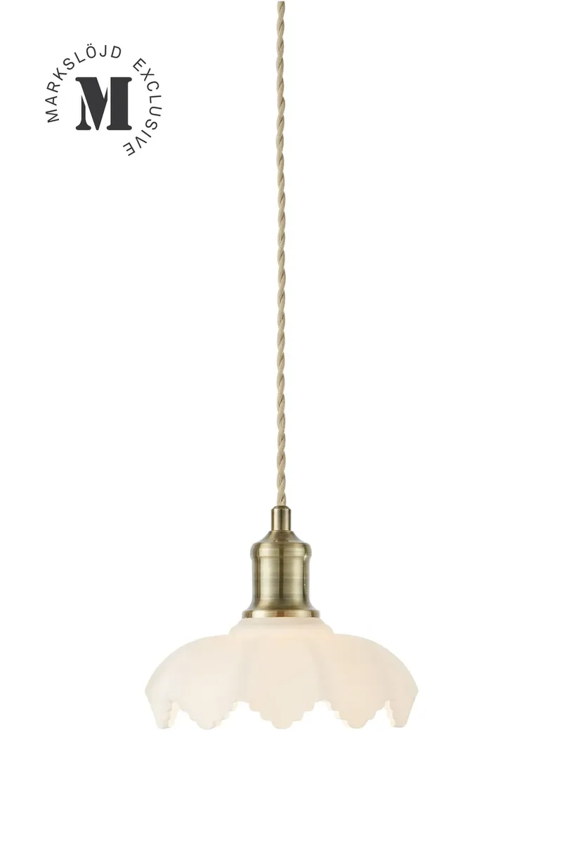 Curio Fensterleuchte Weiß by Markslöjd – product photo