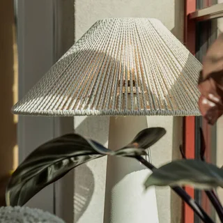 Favoro tafellamp, hoogte 50 cm, keramiek, textiel från Markslöjd i Kräm – produktbild 2 av 2