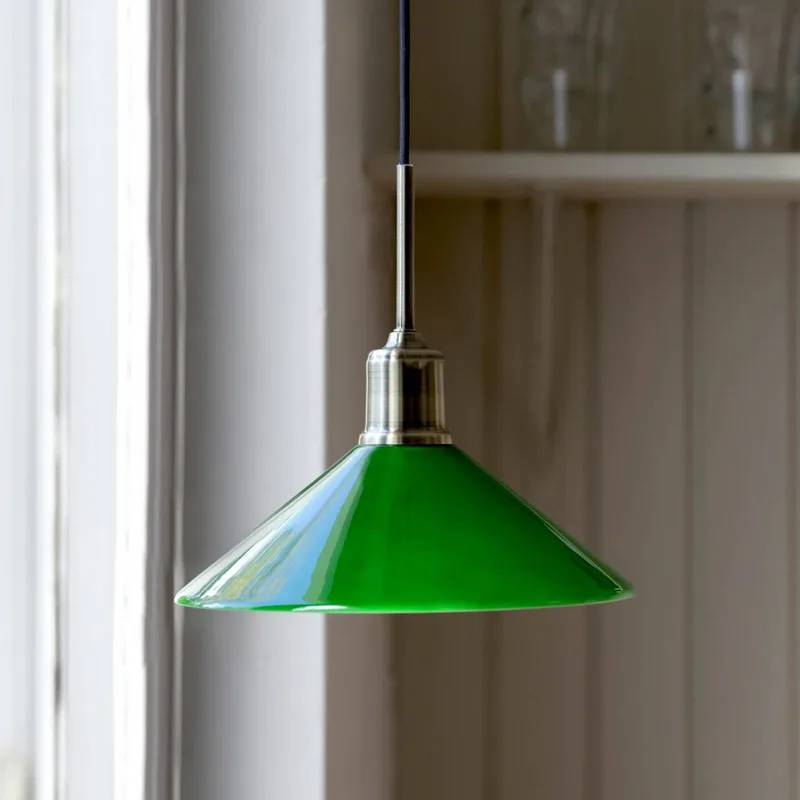 Hanglamp Vela, groen/oud messing, glas/ijzer Ø 25 cm stekker von Markslöjd in Grün, Antiek messing – Produktfoto