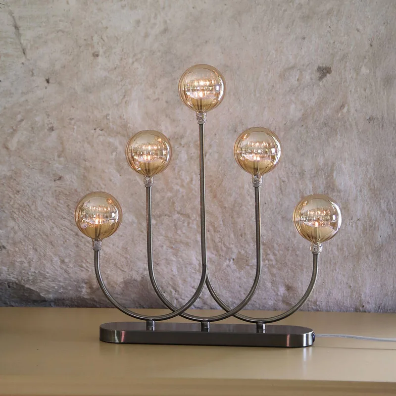 Kandelaar Enys, antiek messing, ijzer/glas, 5-lamps, E5 fra Markslöjd i Messing, Amber – produktbillede