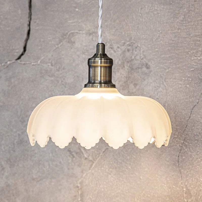 Kurage hanglamp, antiek messing, mat glas, Ø 25,5 cm by Markslöjd in Wit mat, Antiek messing – product photo