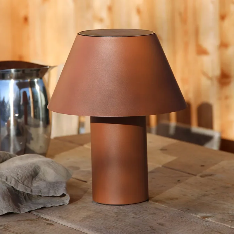 LED tafellamp op zonne-energie Vivo, IP44, hoogte 30 cm, dimbaar. från Markslöjd i Brun – produktbild
