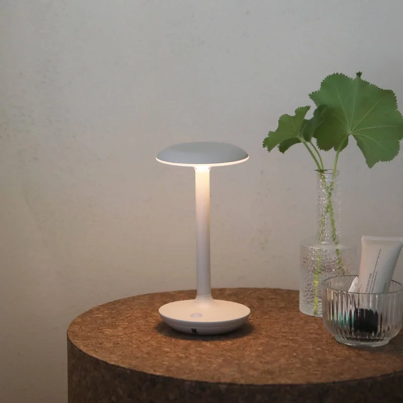 LED tafellamp Petit, aluminium, IP44 by Markslöjd in Greige – product photo 3 of 5