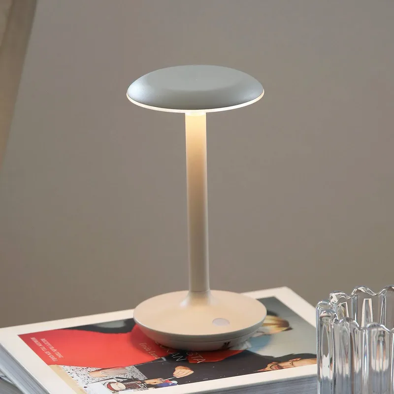 LED tafellamp Petit, aluminium, IP44 de Markslöjd en Greige – photo du produit