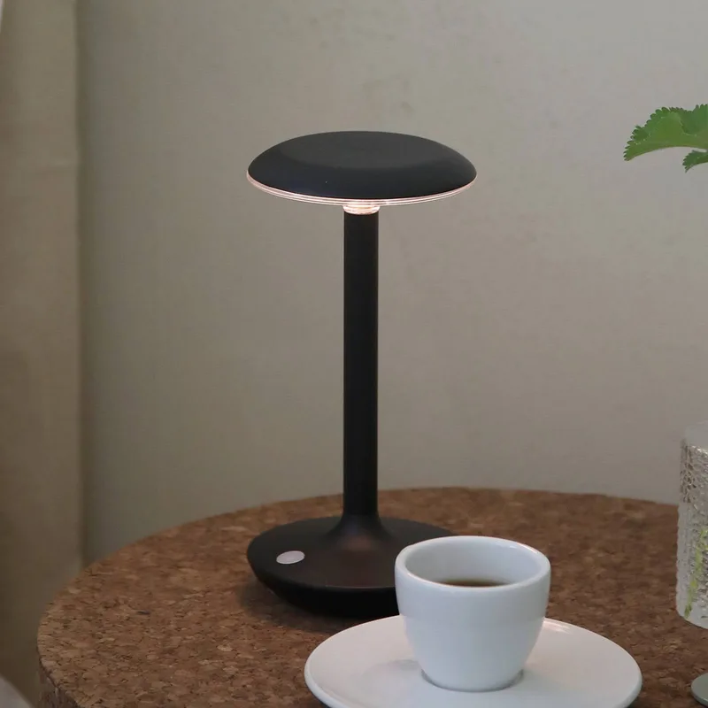 LED tafellamp Petit, aluminium, IP44 från Markslöjd i Svart – produktbild