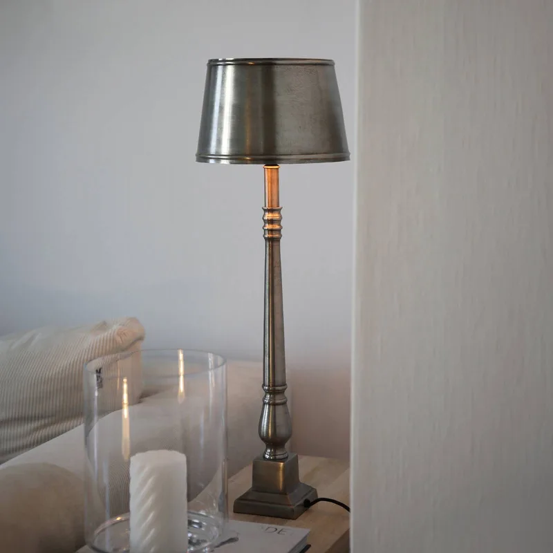 Metallo tafellamp, antiek zilverkleurig, metaal, hoogte 66 cm fra Markslöjd i Antiek zilver – produktbillede