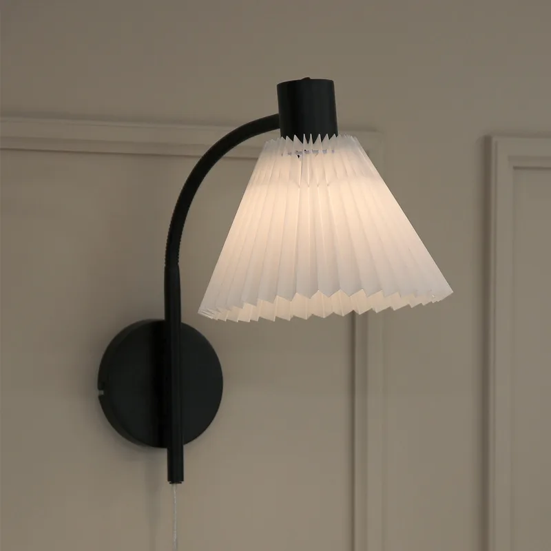 Mira 1 Wandlamp Black/White von Markslöjd – Produktfoto